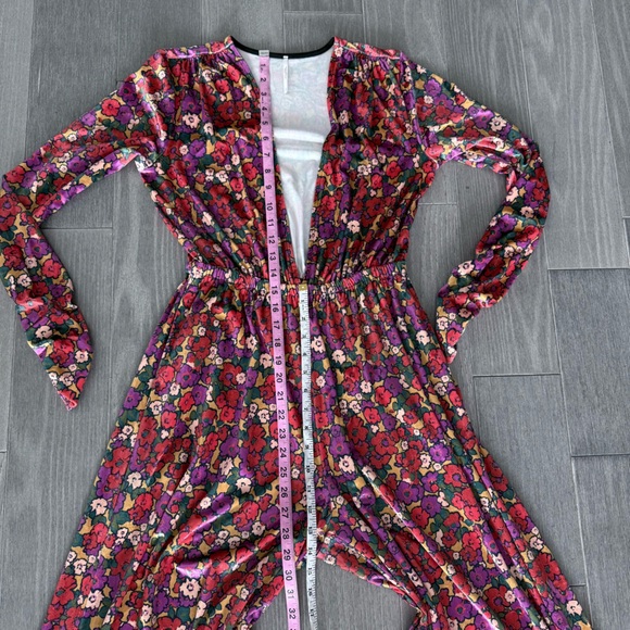 Free People Giselle Velvet Billowy Wide Leg Jumpsuit Deep V Neck Floral Print S - Picture 15 of 16